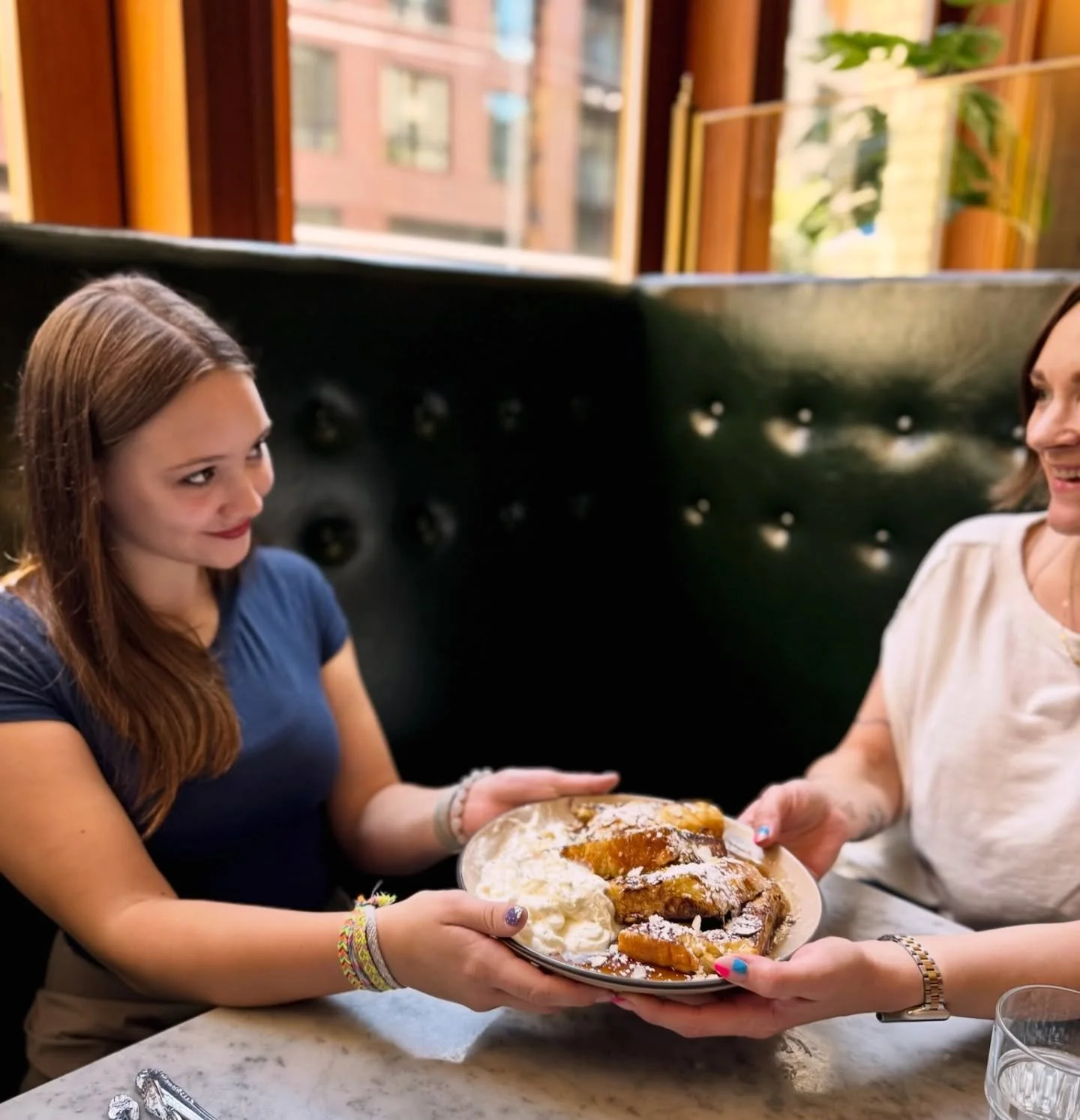 Our french toast is big enough to share, but tasty enough to keep to yourself 😜

#pdxbrunchscene #frenchtoast #pdxfoodie #portlandrestaurants