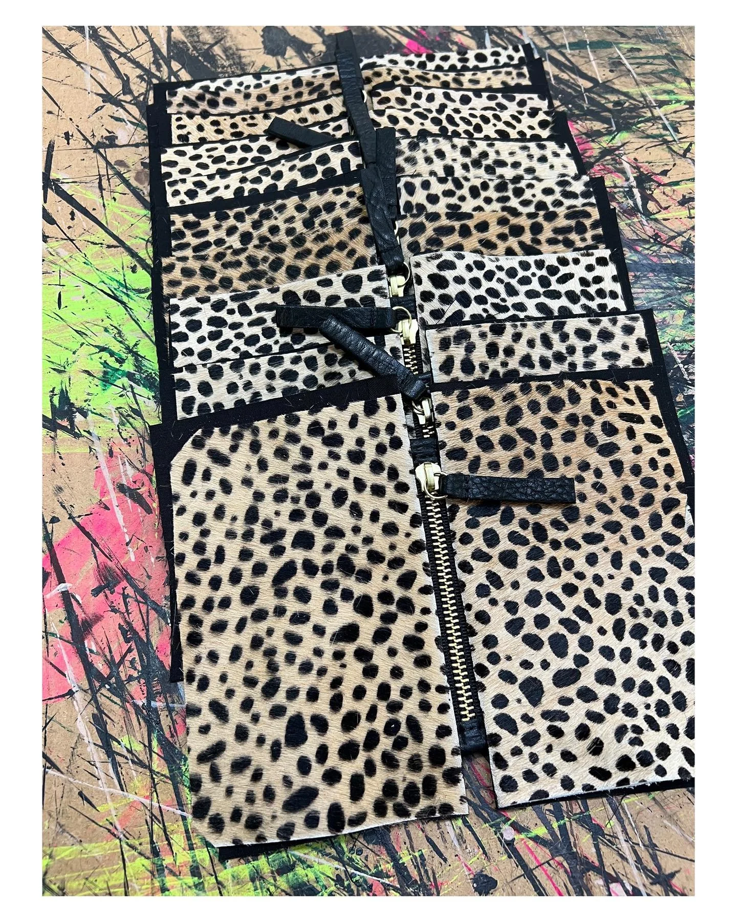 We&rsquo;re ka-kinda busy over here making all your orders! Keep on sending them ☆! Here we&rsquo;re prepping our tiny spotted zipper pouches! Cut, edge coat, then sew 🪡