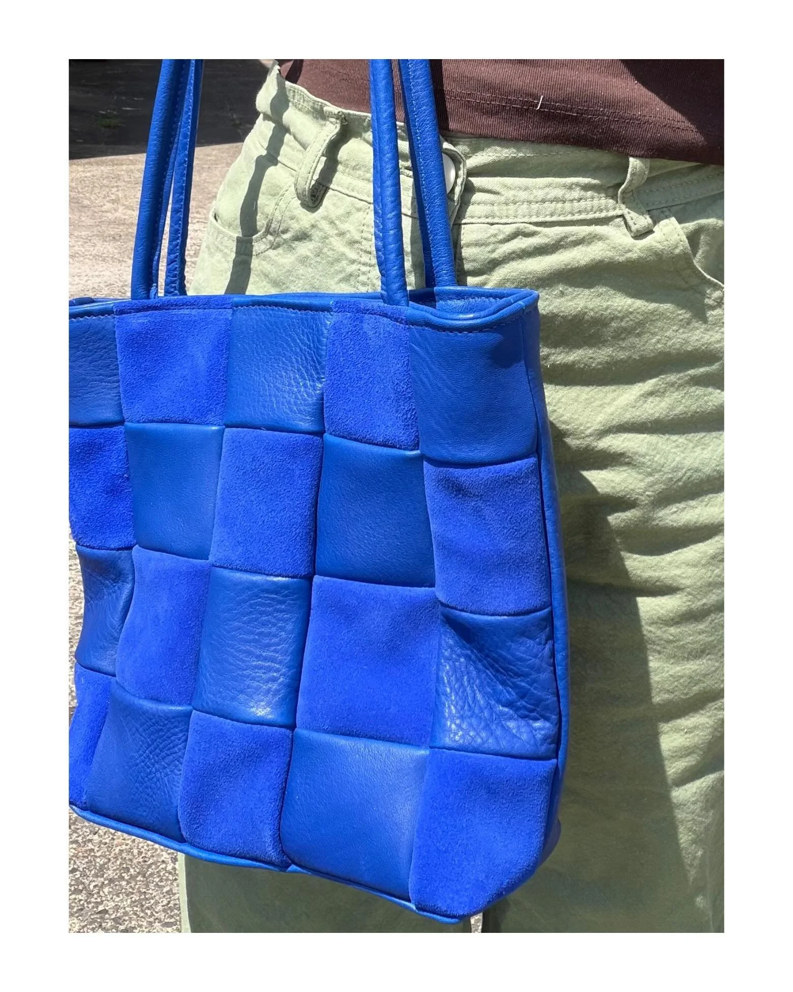 Lapis blue, like the sky in the summer sun ☀️ This color is mesmerizing in person, a little bit electric ⚡️