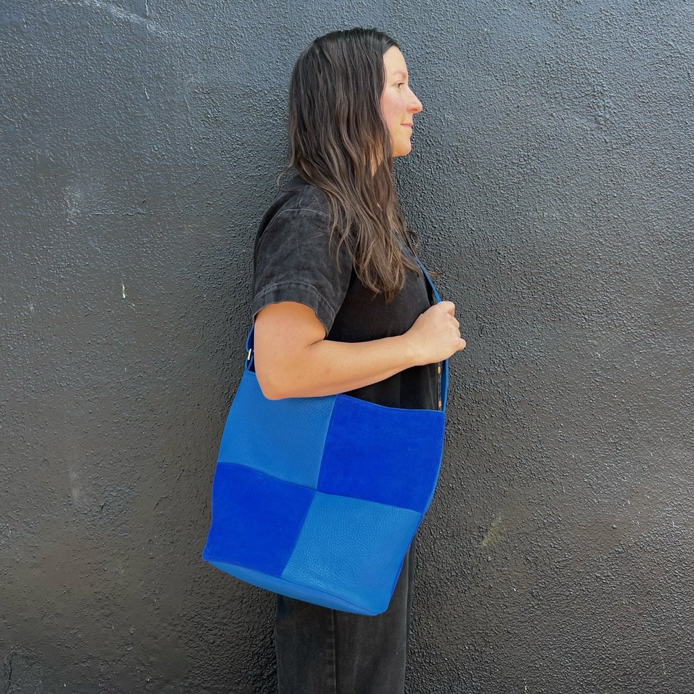 PRIMECUT: LAPIS CHECK LEATHER BUCKET BAG