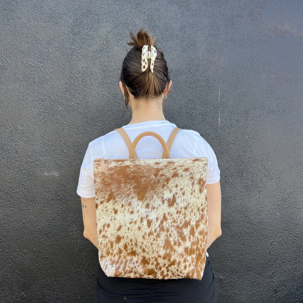 PRIMECUT: CARAMEL SPECKLED COWHIDE BACKPACK display picture 1