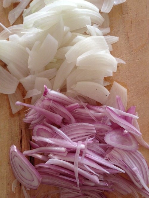  Because I know they shrink down, I got onion-happy. With some shallots. Anyone know the difference?&nbsp; 