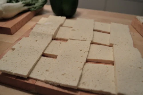 A) It slices sooooooo nicely.