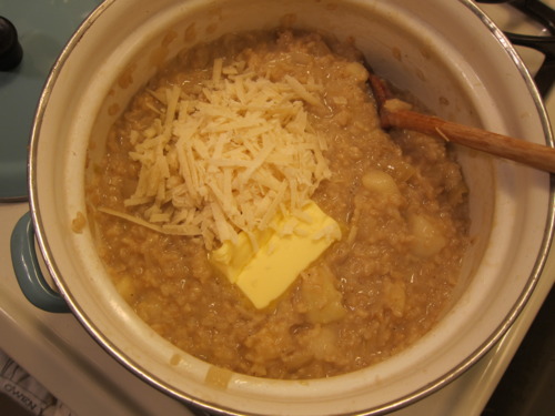 Back to business. More cheese, more butter.