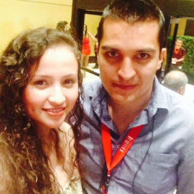 Kari reportando desde la alfombra morada agradesiendo al guapo Mario Larios 7* Convencion Monitor Latino 2014, Muchas gracias por las atenciones.