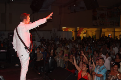 WILLY CHIRINO EN EL ESCENARIO DEL MFE 2013
