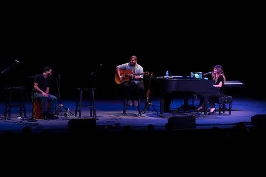 SOFÍA REYES FUE PARTE DEL LATIN GRAMMY ACOUSTIC SESSION EN DALLAS COMPARTIENDO ESCENARIO CON PABLO ALBORÁN