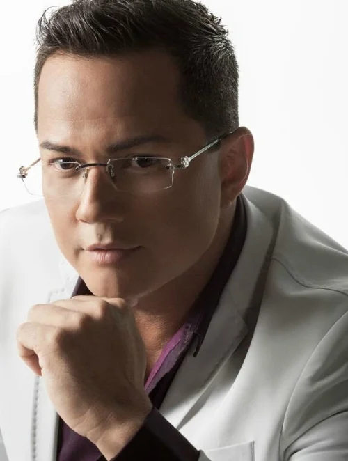 ESTRENO MUNDIAL DEL VIDEO MUSICAL "UN IDIOTA" DEL CANTAUTOR CHARLIE ZAA POR TELEMUNDO Y NBC UNIVERSO