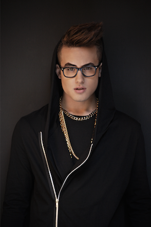 JOHNNY SKY enamora a Venezuela con "Quiéreme" + confirmado para el festival "Grand Slam"