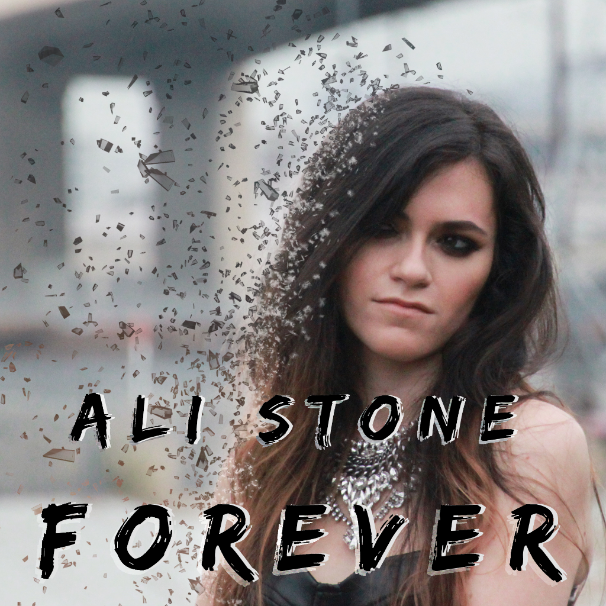 ALI STONE ESTRENA HOY SU NUEVO VIDEO "FOREVER"
