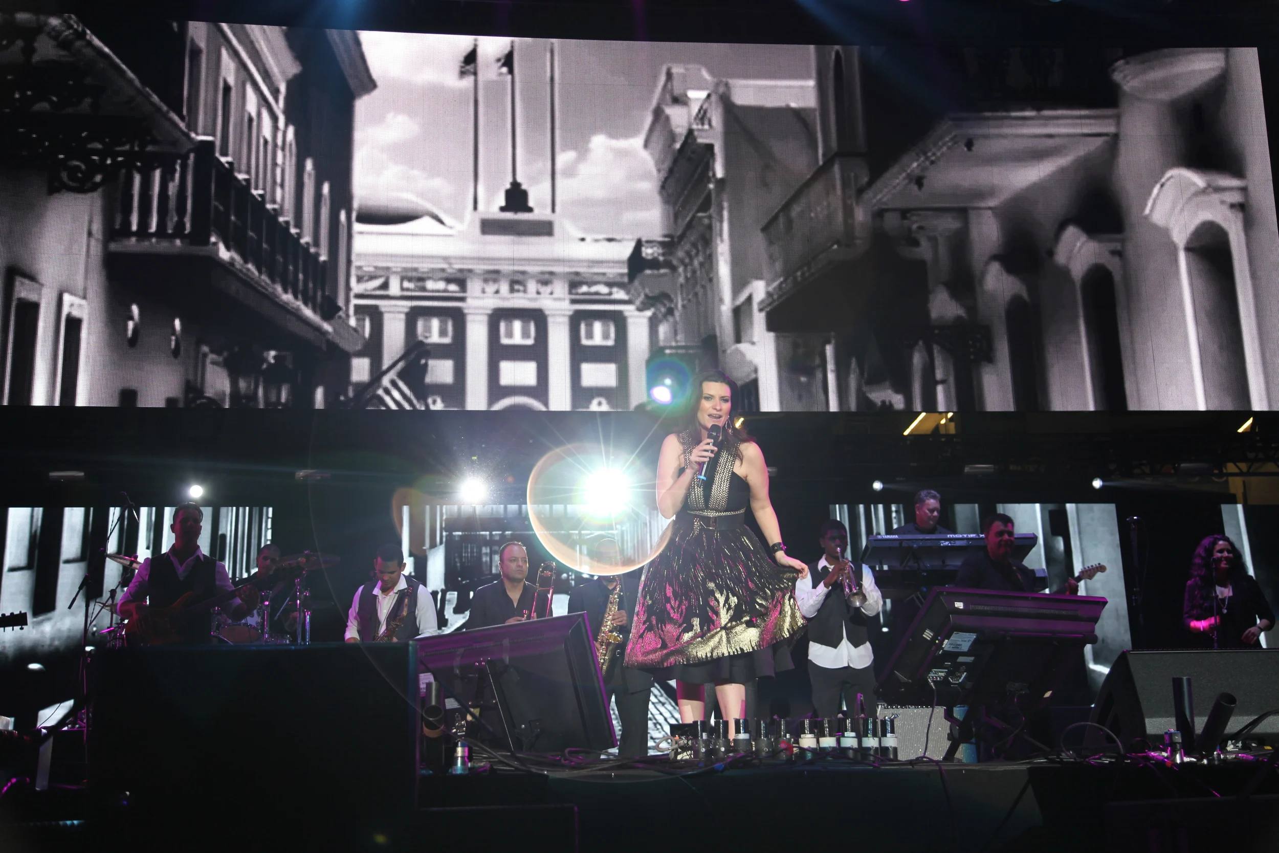 GSPL - Laura Pausini performance 11.JPG