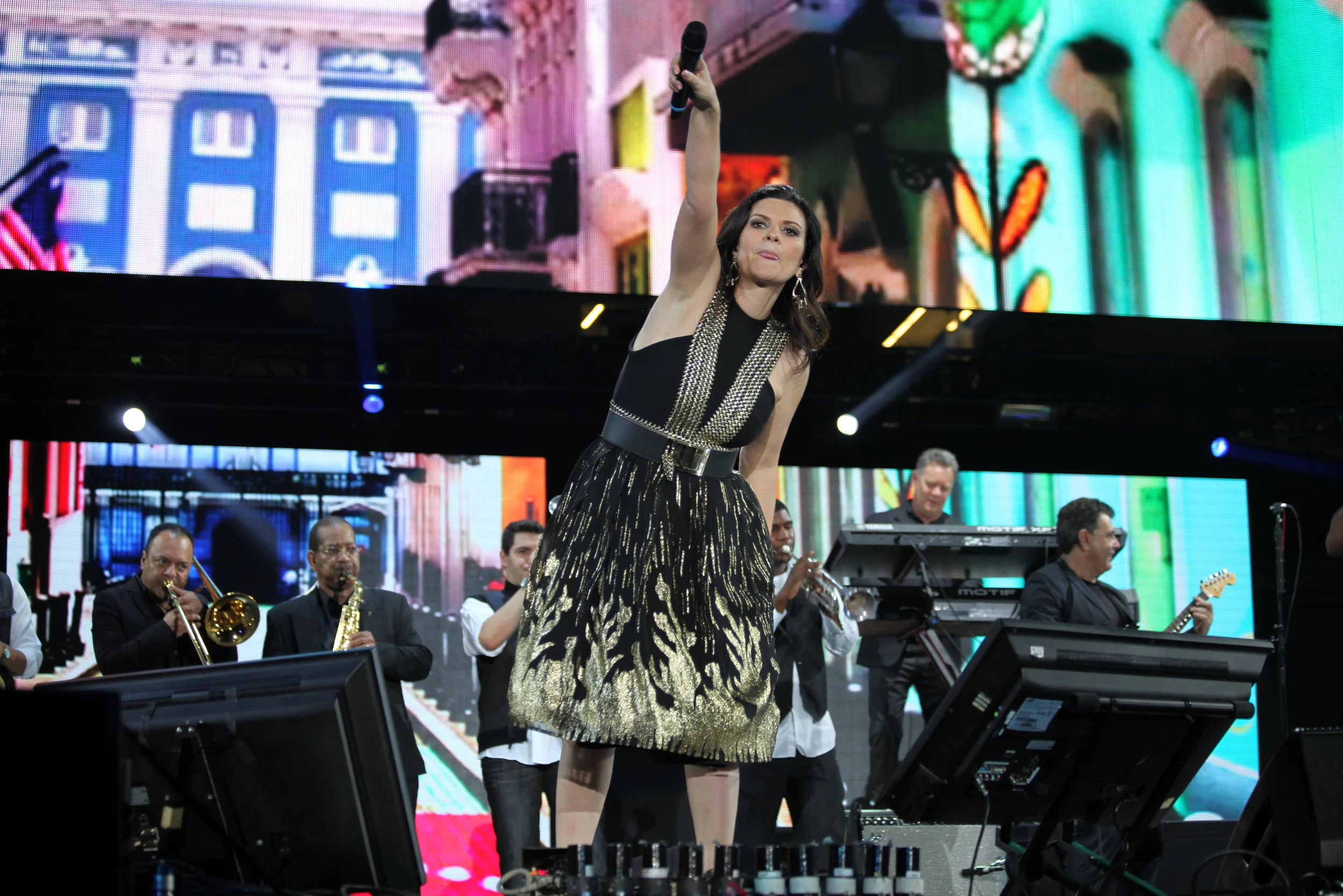GSPL - Laura Pausini performance 4.JPG