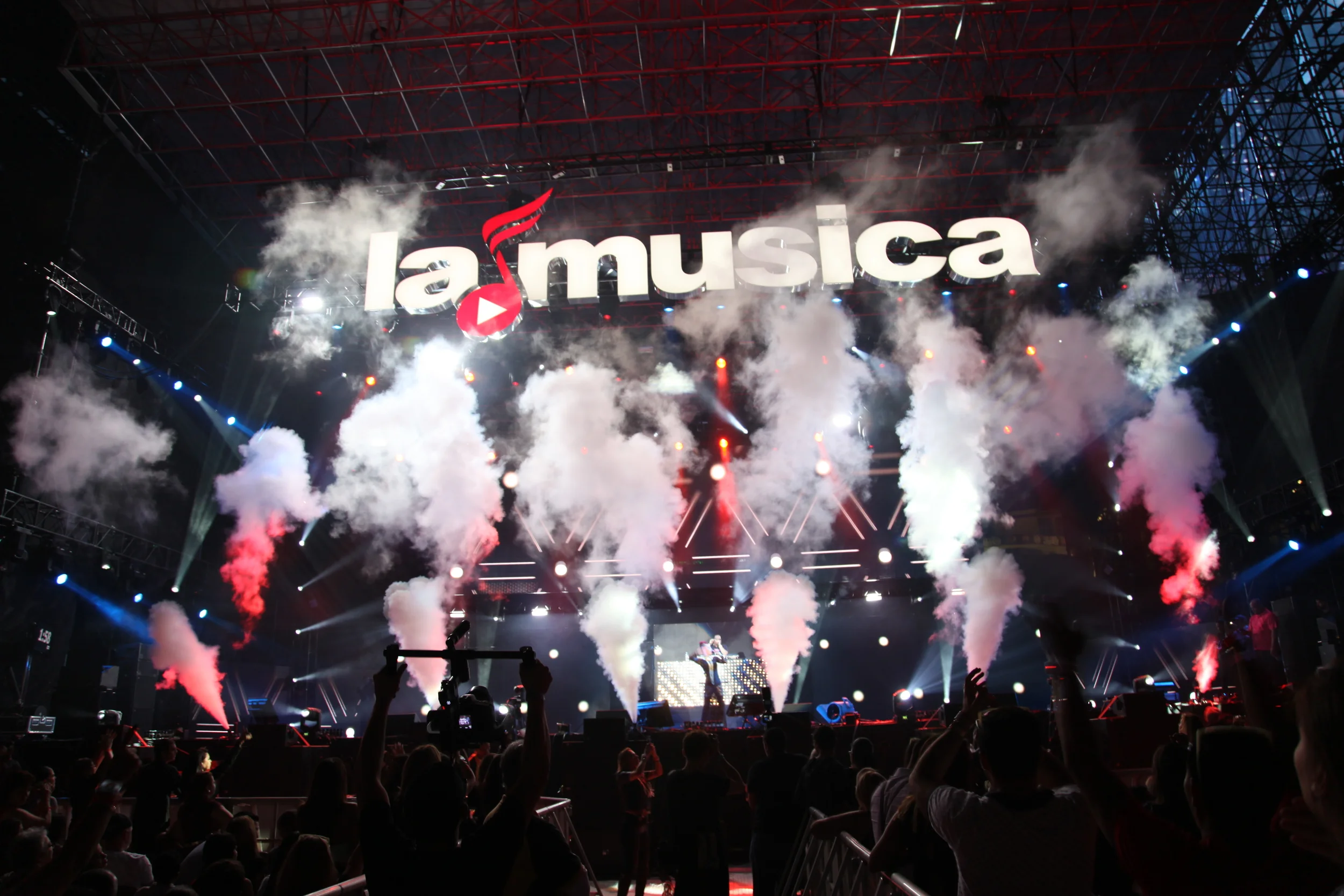 GSPL - Ivy Queen performance 6.JPG