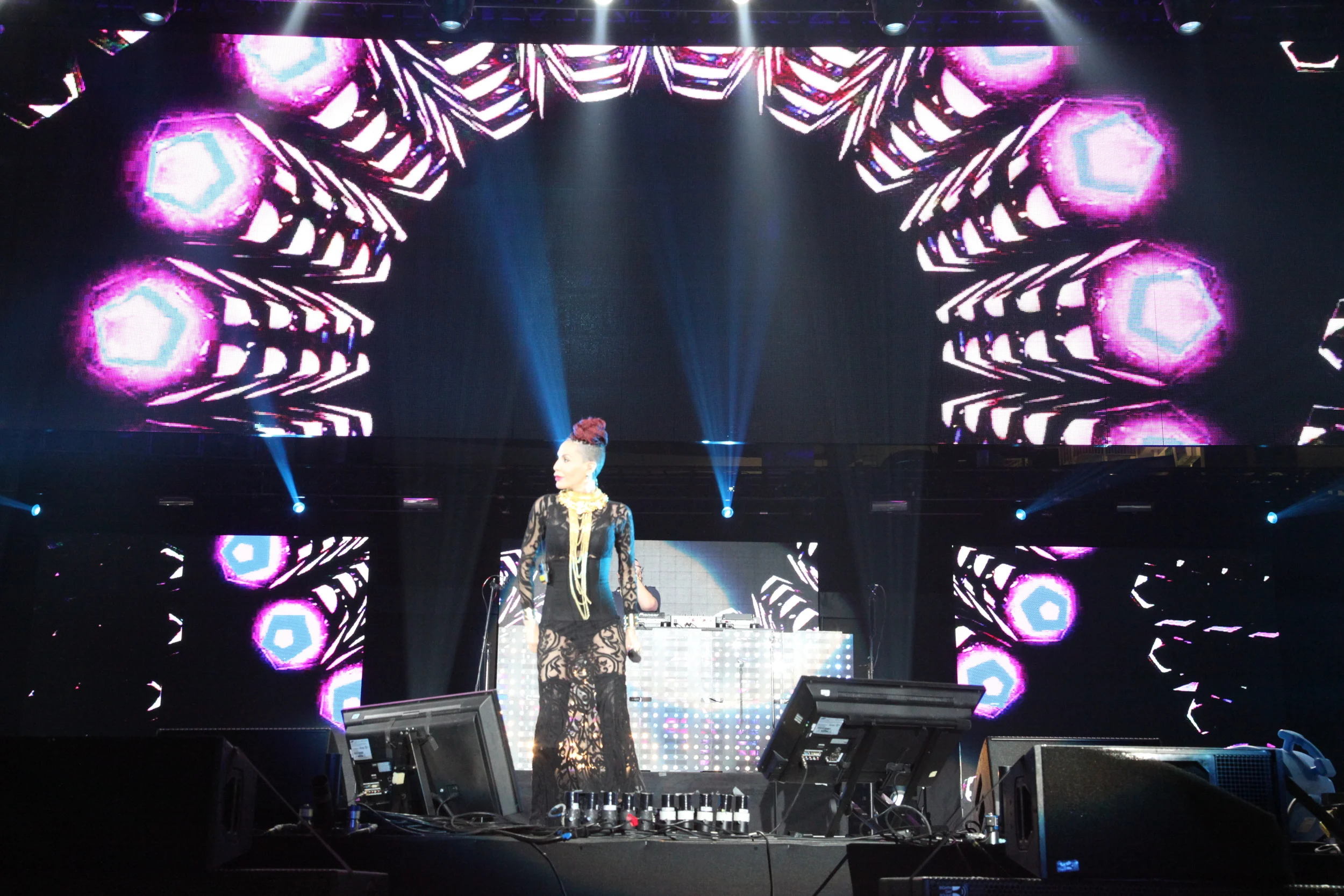 GSPL - Ivy Queen performance 5.JPG