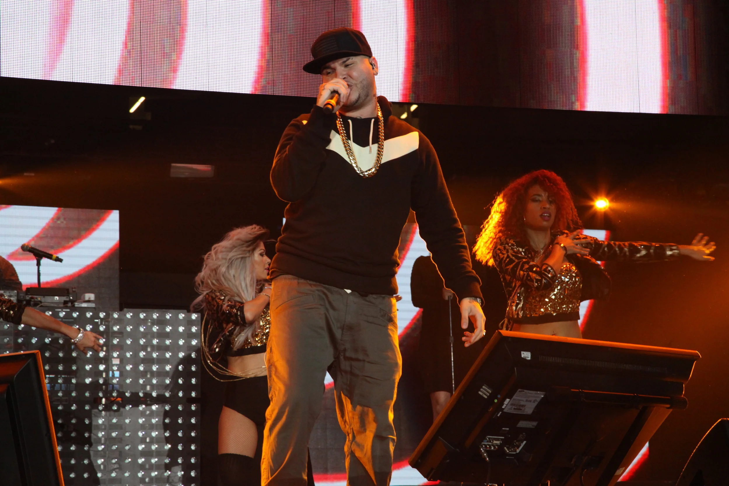 GSPL - Farruko Performance 2.JPG