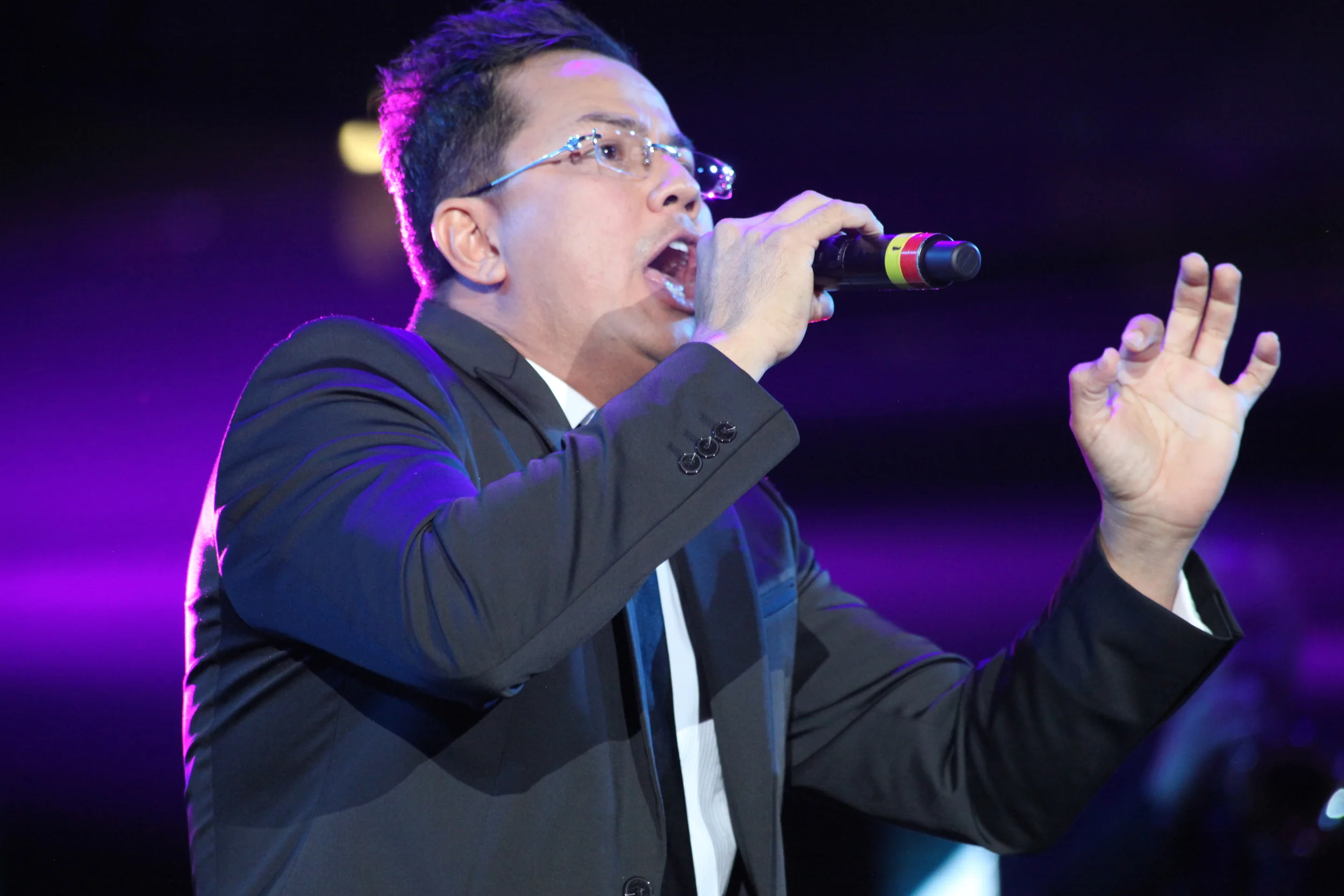 GSPL - Charlie Zaa performance.JPG