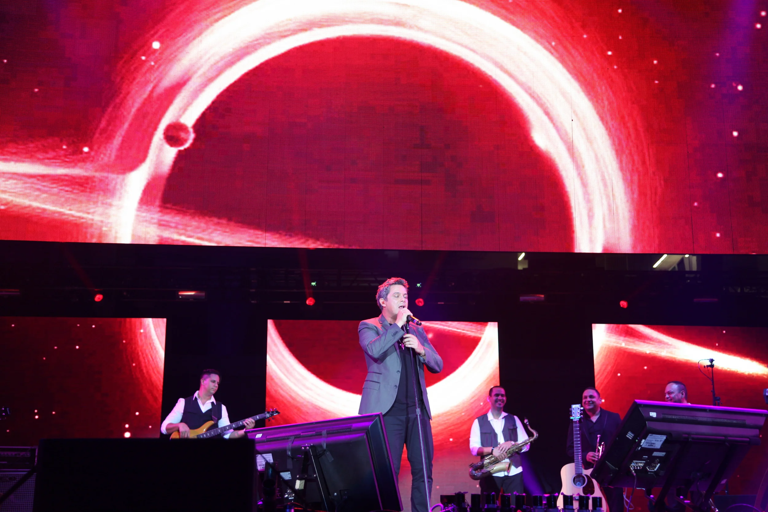 GSPL - Alejandro Sanz performance 5.JPG