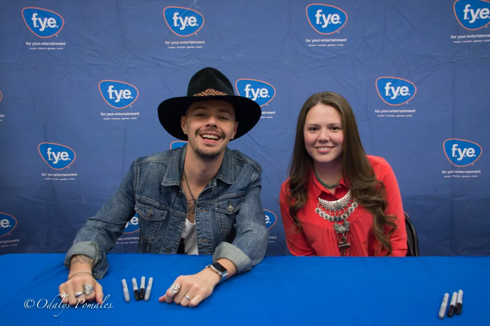 Firma de autografo con Jessey & Joy 12/8/15 Fullerton, CA