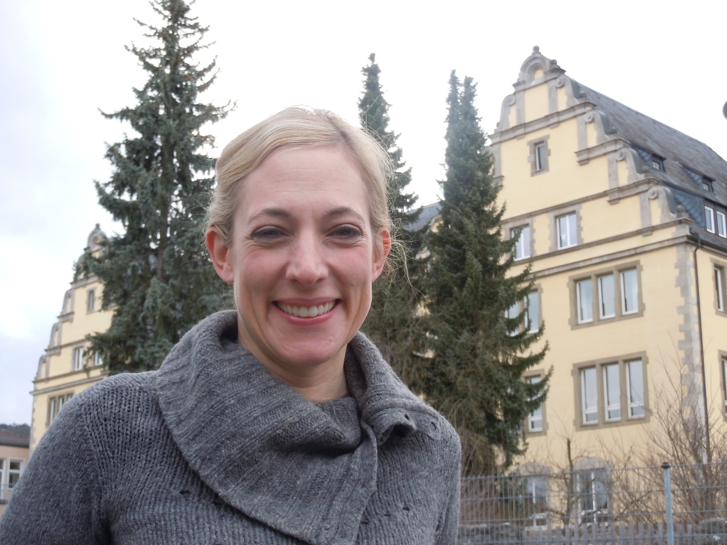 Julie_closeup_ecole.JPG