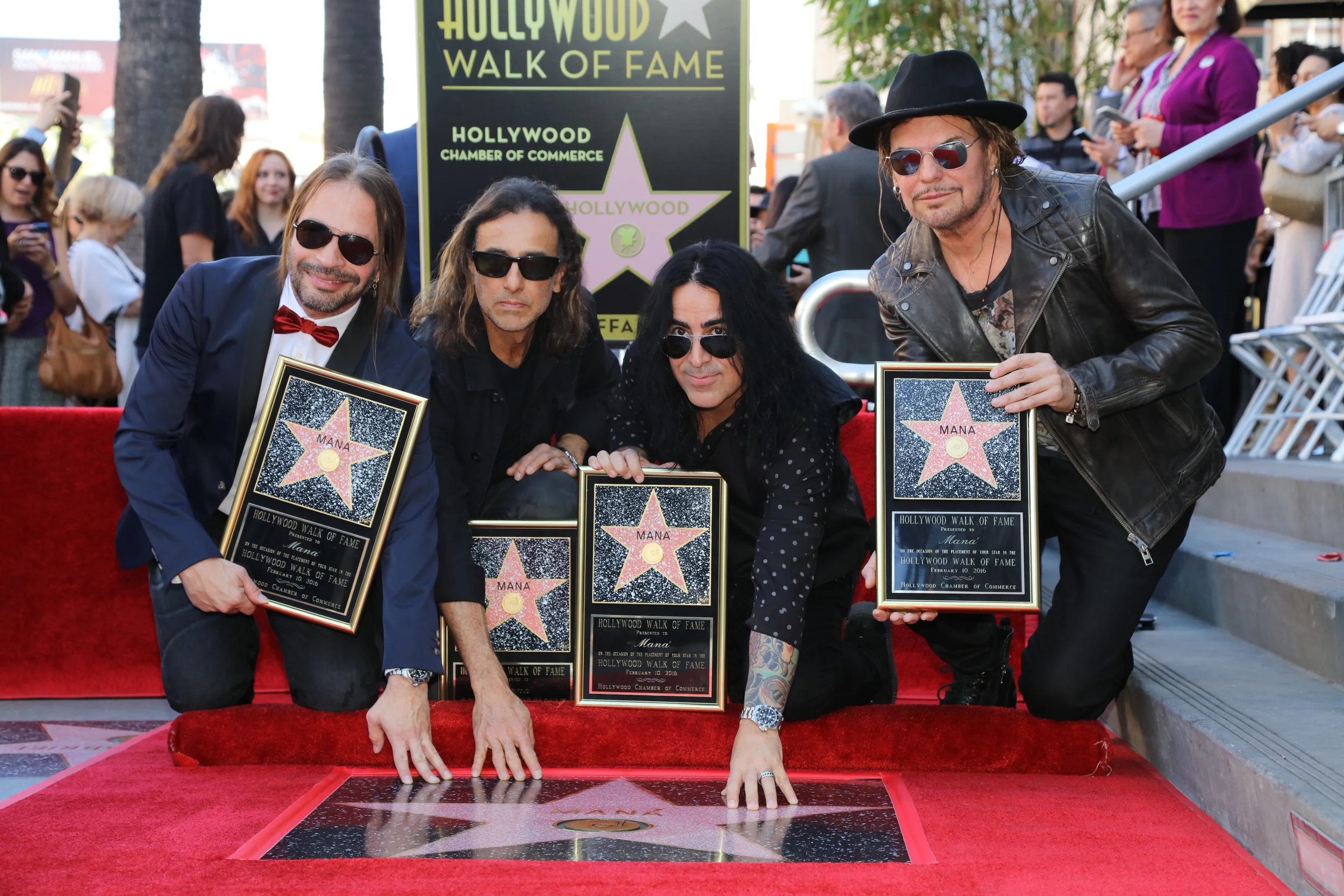 Mana devela estrella en el Paseo de la Fama