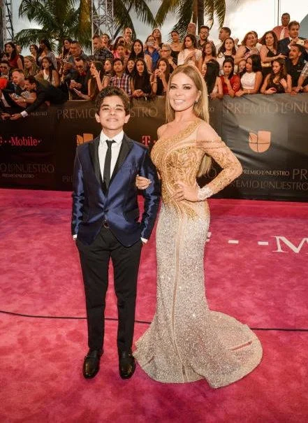 GLORIA TREVI: UNA DE LAS MÁS IMPACTANTES INTERPRETACIONES DURANTE PREMIO LO NUESTRO