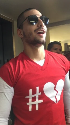 Maluma recibe dosis de amor angelino en La Mega 96.3FM