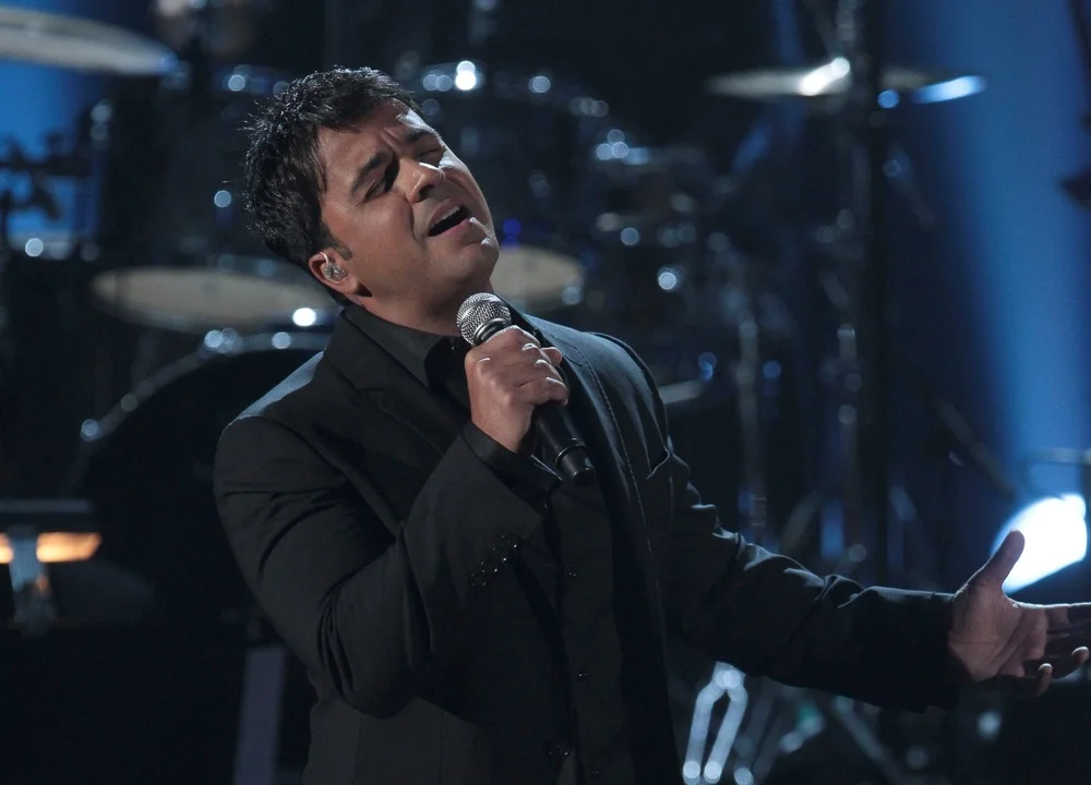 Luis Fonsi estrena video de 'Esta Noche es para Amar'