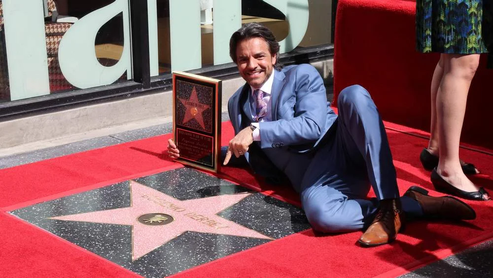 EUGENIO DERBEZ DEVELO SU ESTRELLA EN HOLLYWOOD