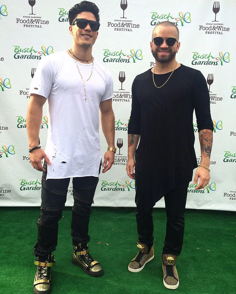  CHINO Y NACHO se apoderan de Busch Gardens Tampa con su espectáculo "Radio Universo Tour"