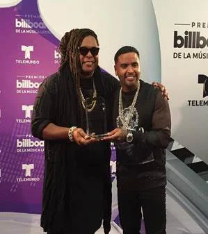 ZION Y LENNOX GANADORES DEL PREMIO BILLBOARD