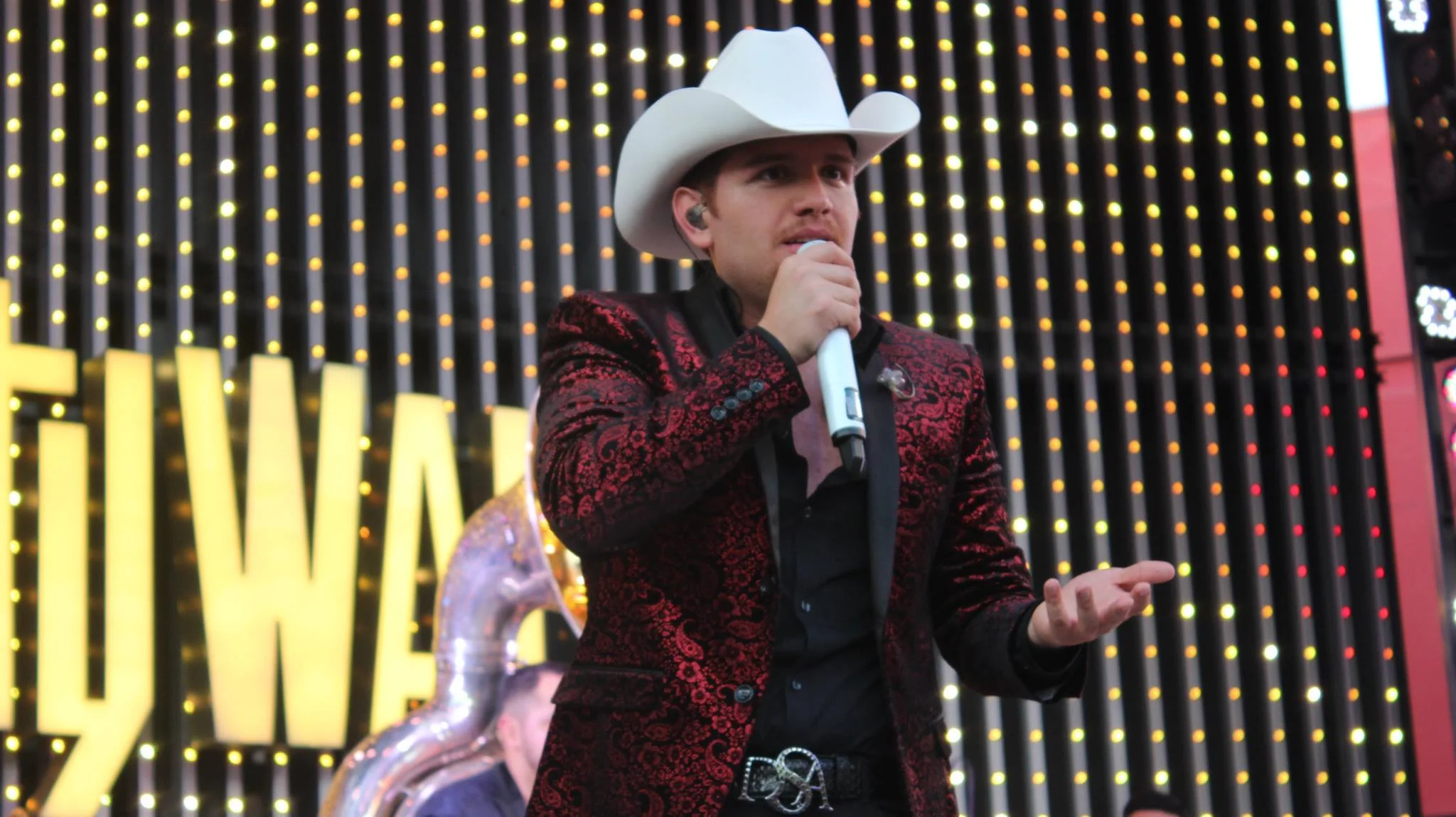 TODO UN ÉXITO EL CONCIERTO DE EL DASA