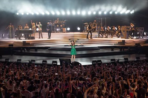 LAURA PAUSINI INICIA SU ESPERADA GIRA INTERNACIONAL