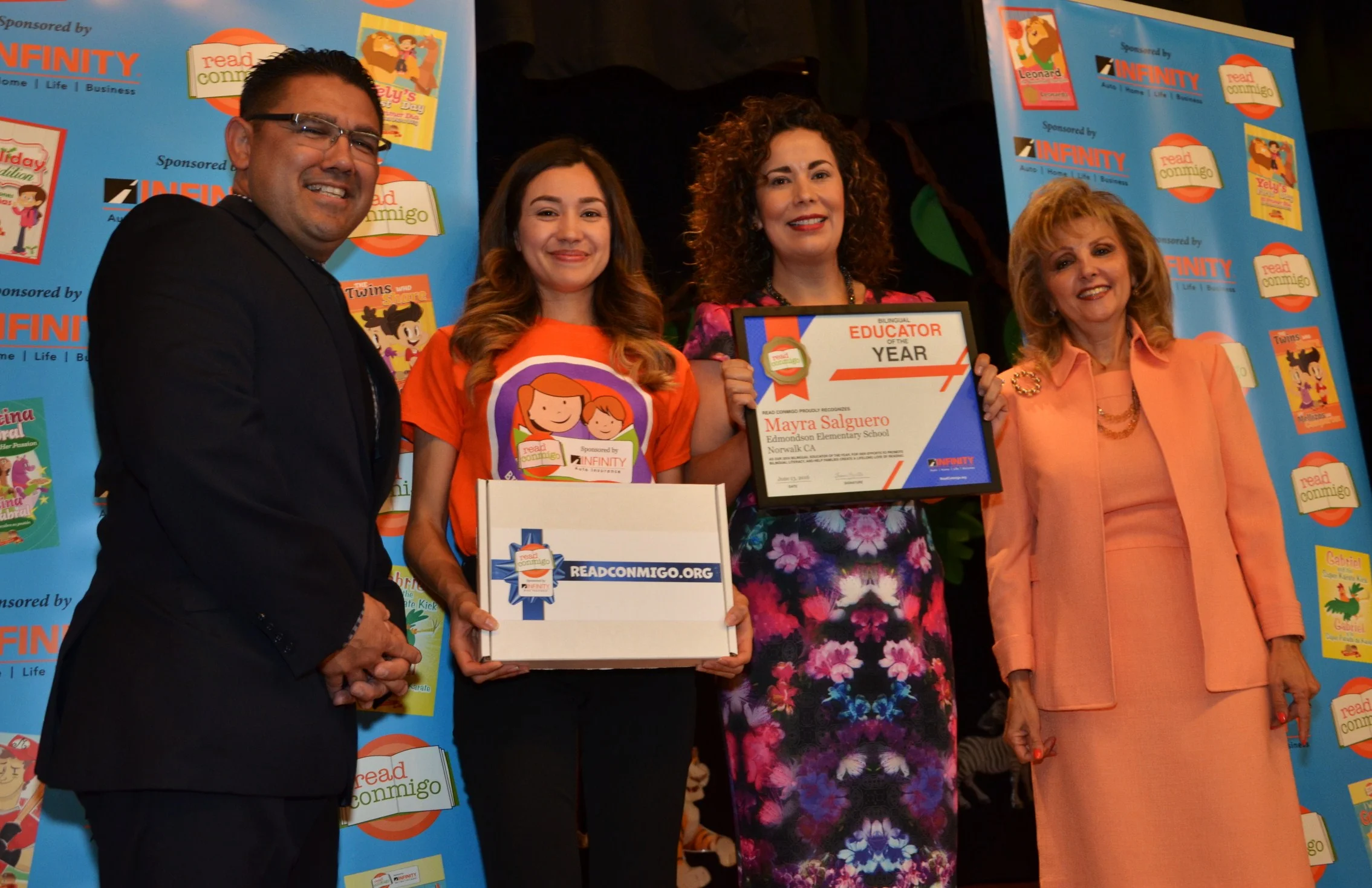 Read Conmigo - Premiación al Maestro Bilingüe del Año 