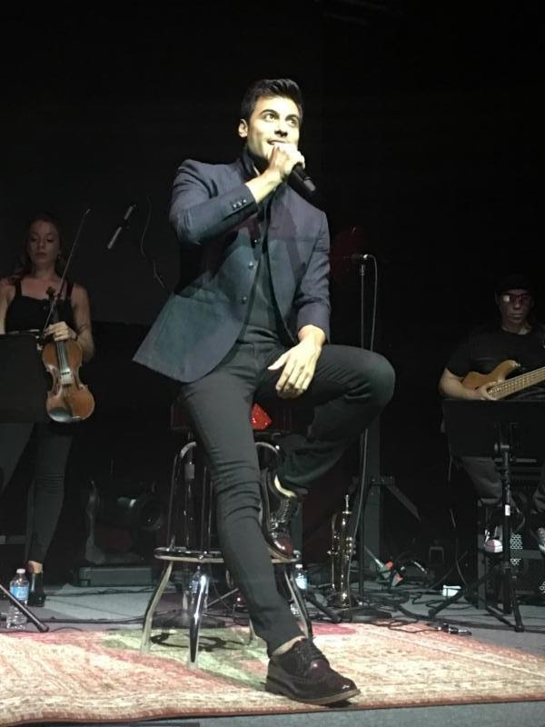CARLOS RIVERA PRESENTA SU ALBUM 'YO CREO' DURANTE UN EXCLUSIVO SHOWCASE EN MIAMI