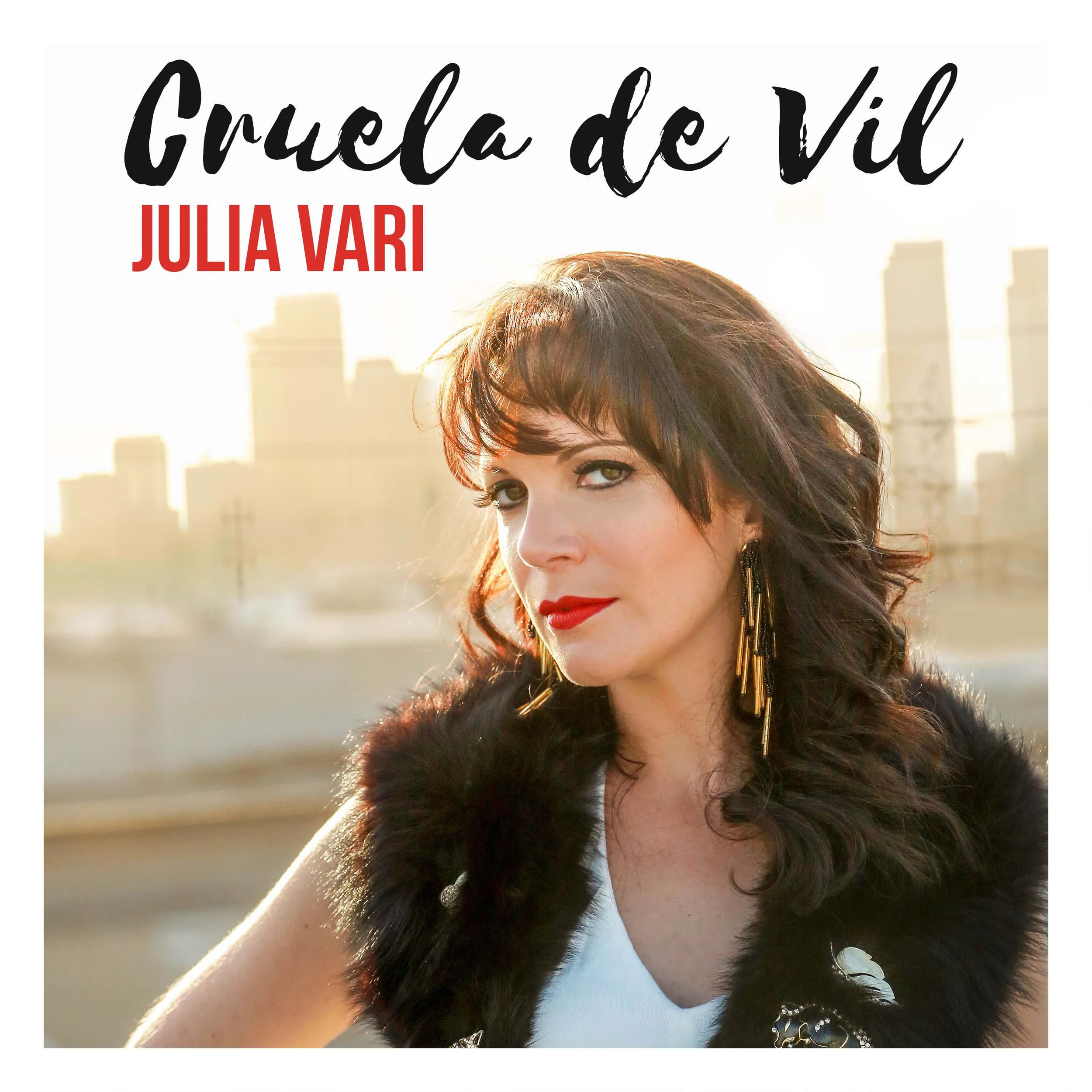 JULIA VARI “LA VOZ FEMENINA DEL JAZZ” NUEVO TEMA ‘CRUELA DE VIL’ 19 de Julio en Vitellos (Studio City)