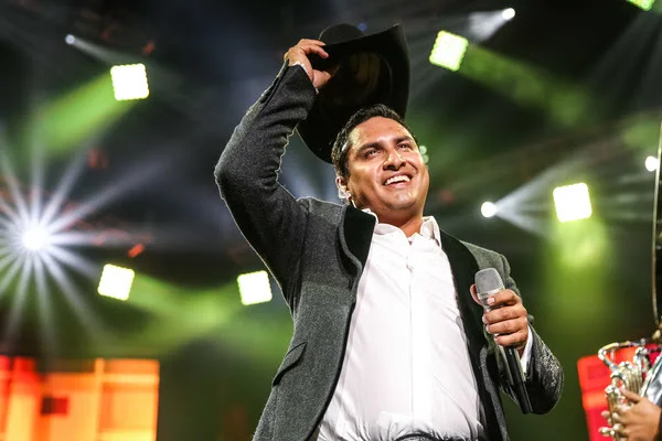 Increíble Inicio de Gira para Julión Álvarez Y Su Norteño Banda