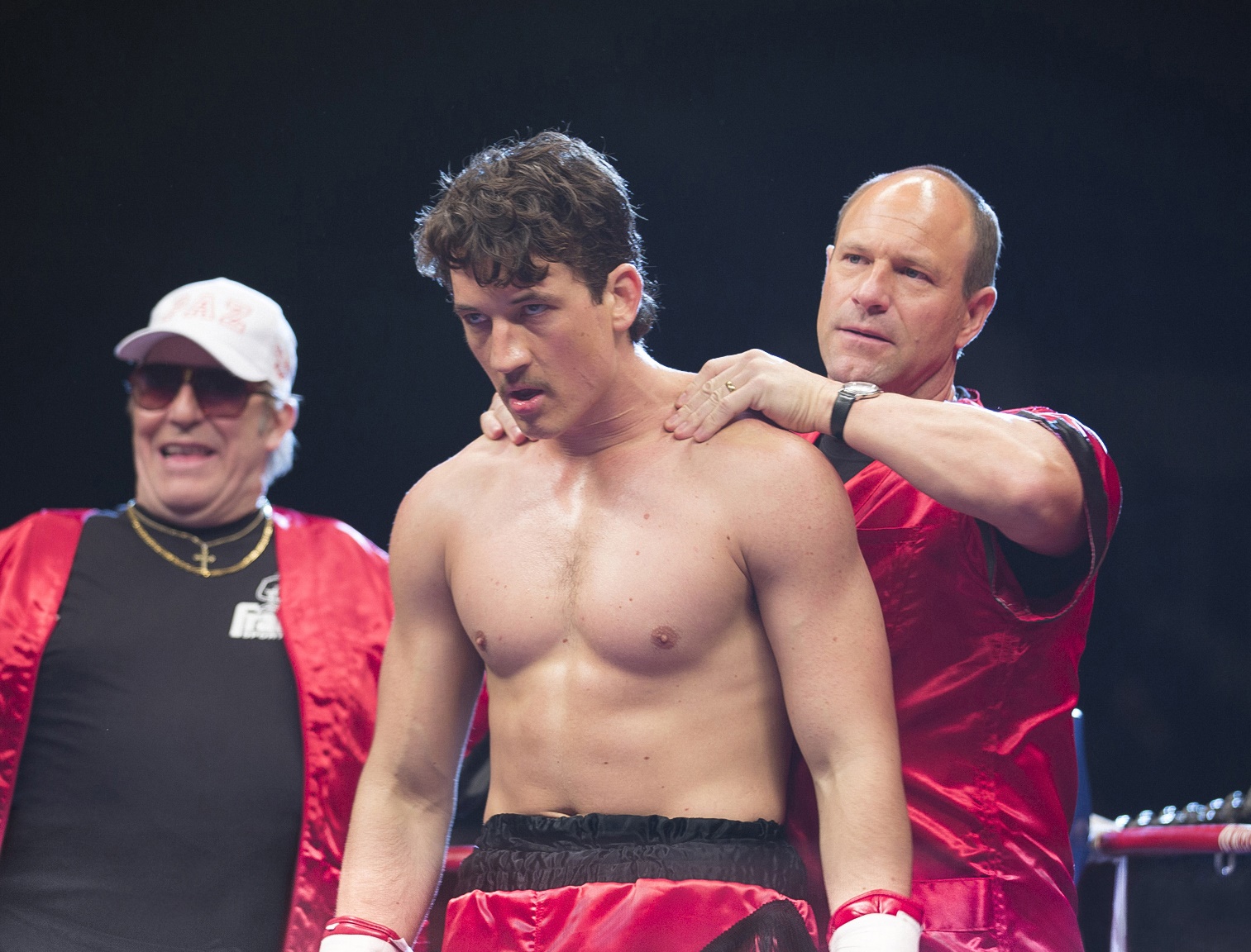 BFT-D25-212 (Left to right) Ciaran Hinds, Miles Teller and Aaron Eckhart in BLEED FOR THIS.
Photo credit: Seacia Pavao / Distributor: Open Road Films