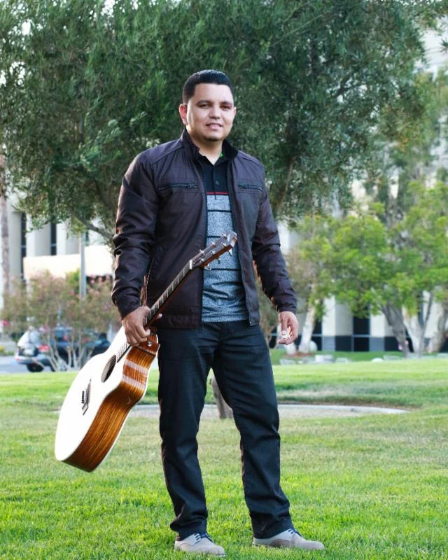 Composición de Luciano Luna #1 en Billboard por Tercera Semana Consecutiva