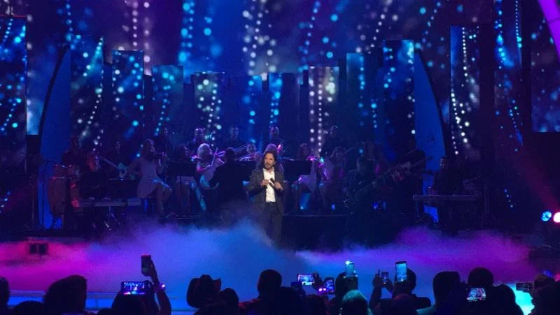 MARCO ANTONIO SOLÍS PRESENTÓ SU NUEVO SENCILLO "ERAN MENTIRAS" EN LOS PREMIOS DE LA RADIO