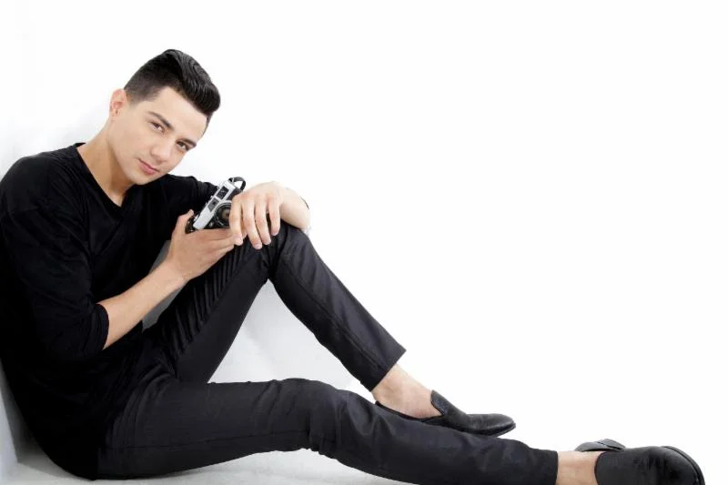 Luis Coronel revelará secretos de su niñez