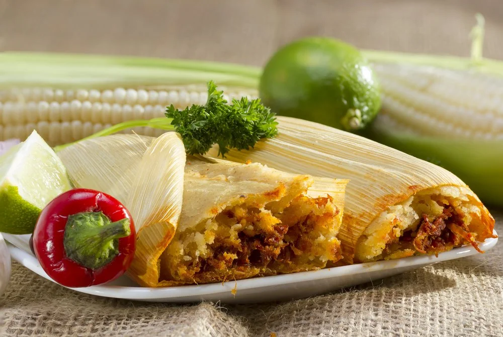 Prepare tamales esta Navidad con salsa Las Palmas