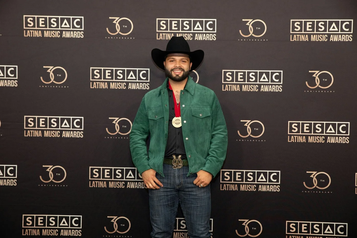 Leonardo Aguilar Receives Iconic Recognition at the "SESAC  Latina Music Awards"