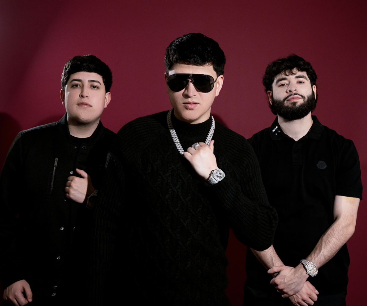 CLAVE ESPECIAL LANZA SU ÁLBUM DEBUT ﻿ MIJA NO TE ASUSTES