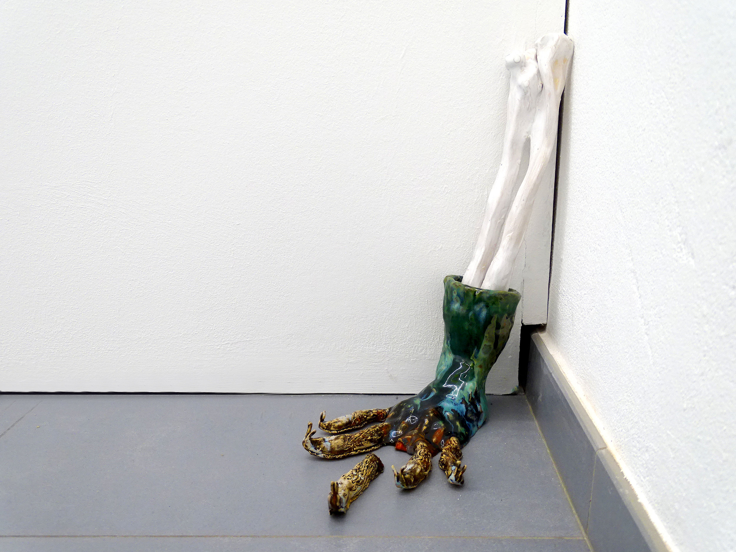 (19)  Of All the Things I’ve Lost Proudick (Lindsey Mendick & Paloma Proudfoot) Hannah Barry Gallery at Ballon Rouge Club, Brussels  Lindsey Mendick She's a danger to herself, 2019 Glazed ceramic 38 x 26 x 15 cm court.jpg