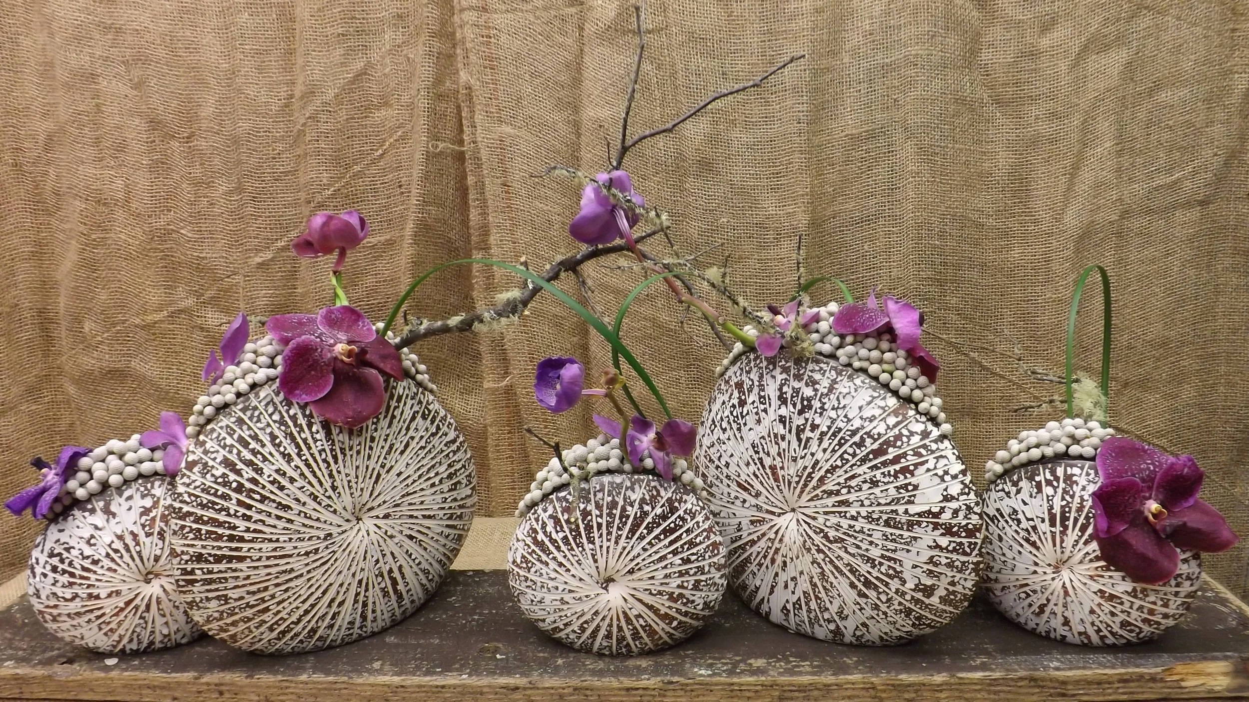 I love simple, contemporary designs that complement the container(s) they are in.