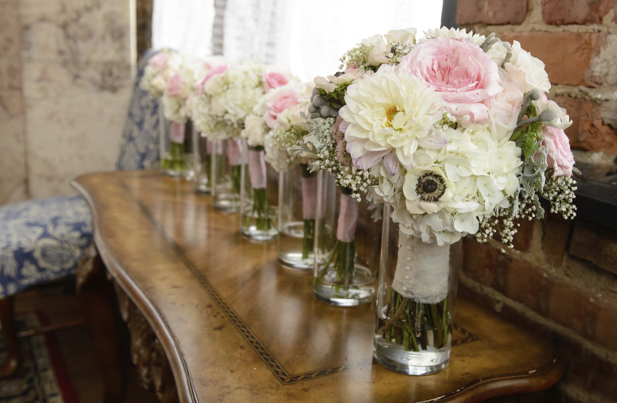 Photo by Memories by Missi Photography. Flowers by Tami McAllister