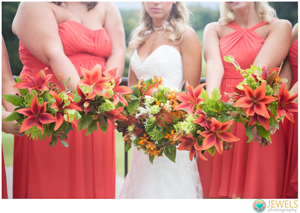 Photo by Julie, Jewels Photography. Flowers by Tami McAllister