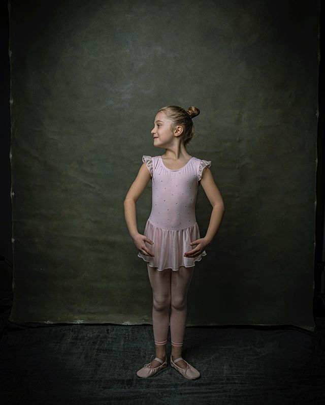 Cleo after class at @designdancecompany #ballerina #tinydancer #ballet #balletphotography #balletdancer #portraitphotography #portrait #portraitphotographer #profoto #profotousa #canon