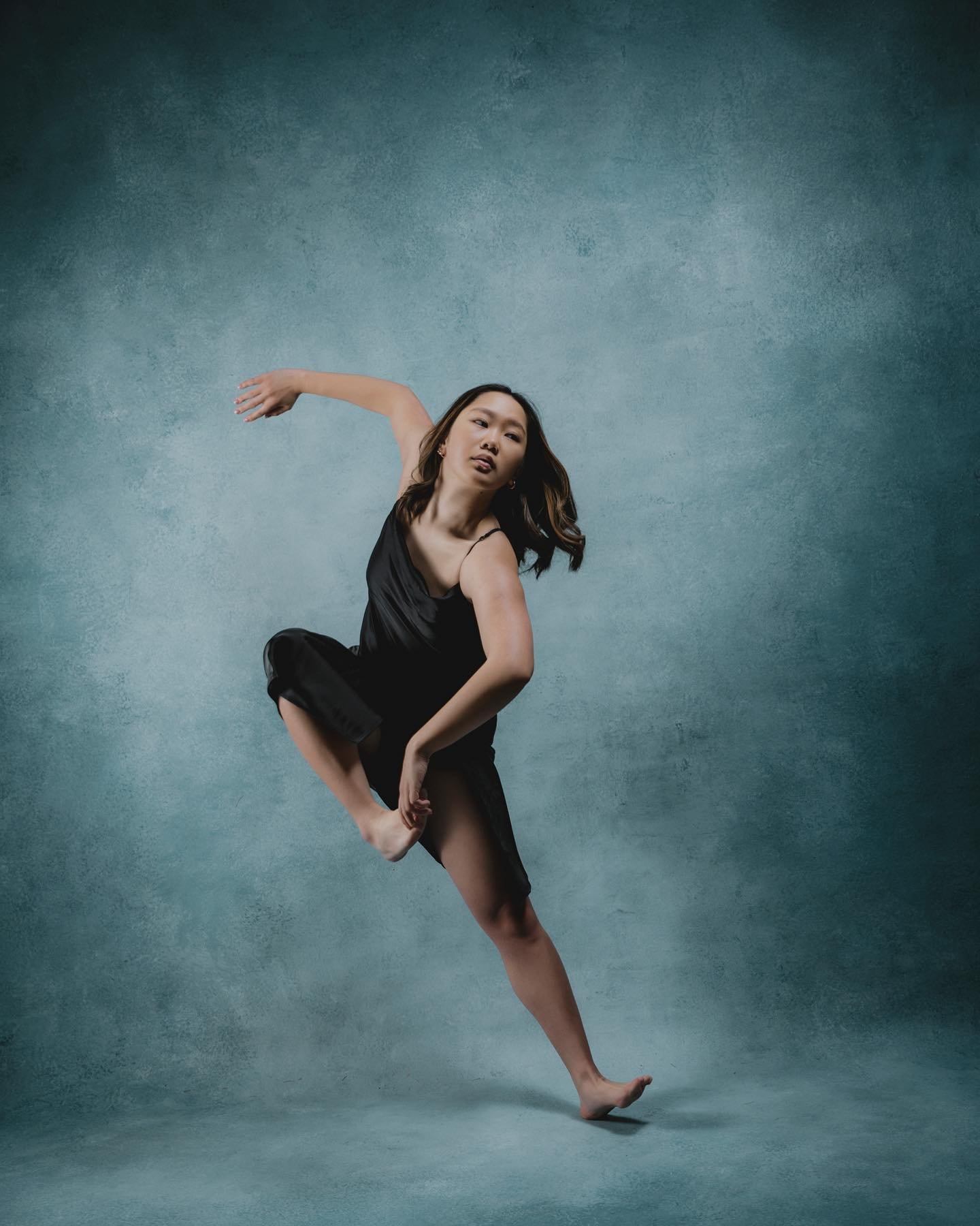 Ru. #portrait #portraitphotography #portraits_ig #portraitphotographer #profoto #canon #canonphotography #westcottlighting #uniquebackdrops #dancer
