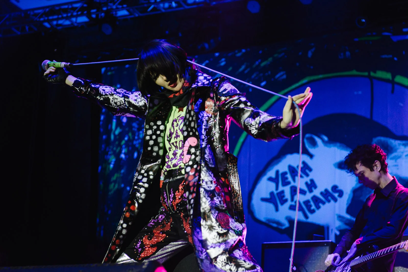 yeahyeahyeahs-growlers6-11.jpg